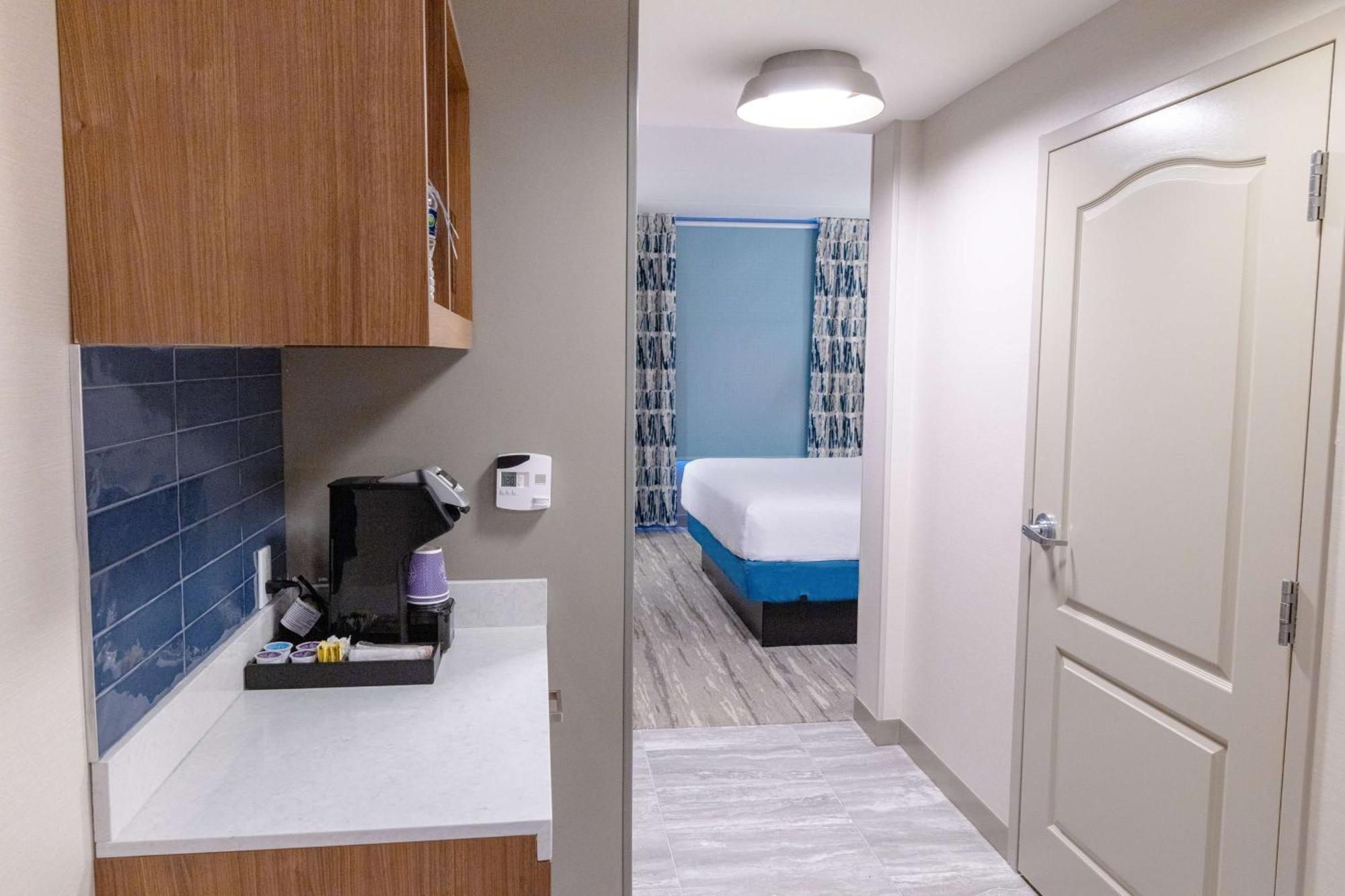 Hilton Garden Inn Lakewood Extérieur photo